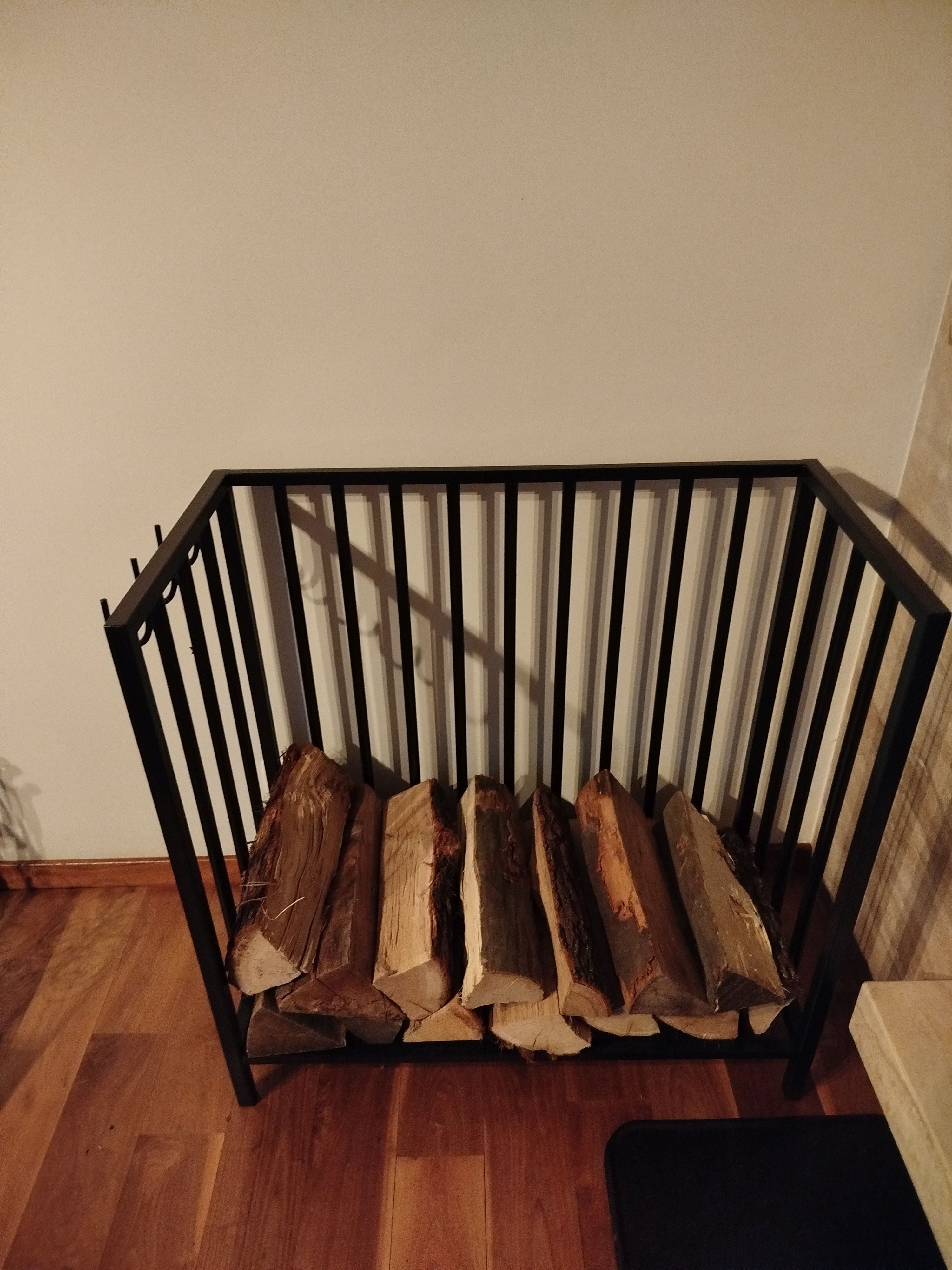 Pojemnik na drewno kominkowe